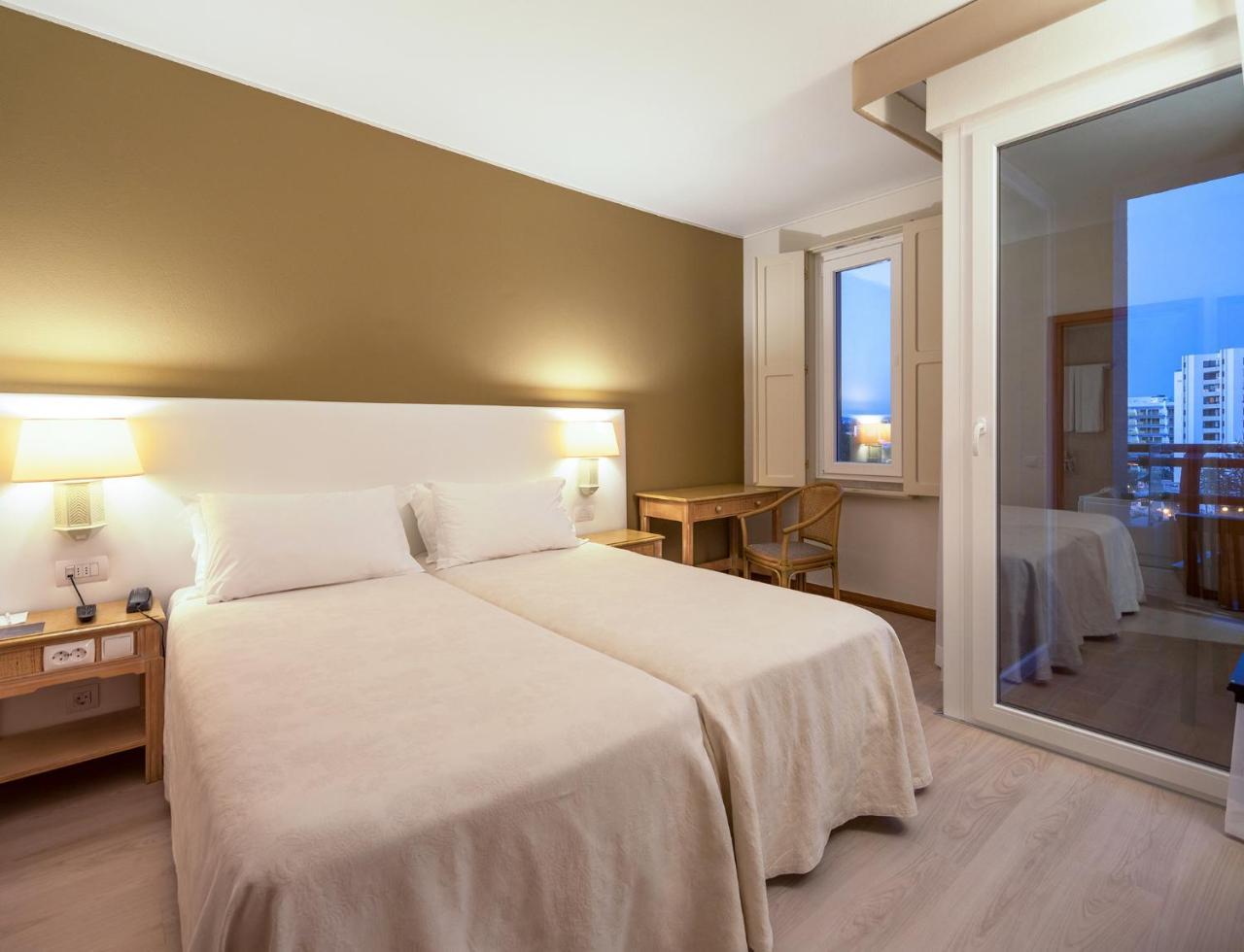 Dom Pedro Marina (Adults Only) Hotel Виламура Екстериор снимка